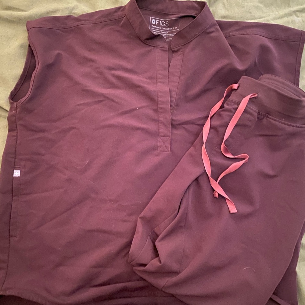 FIGS Espresso Zamora and Rafaela Oversized Scrub Top- both MEDIUM